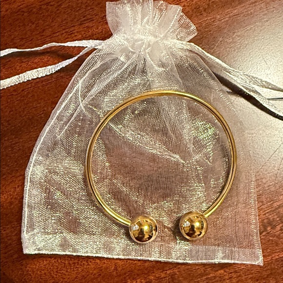 Gold Bangle Bracelet - Picture 2 of 2